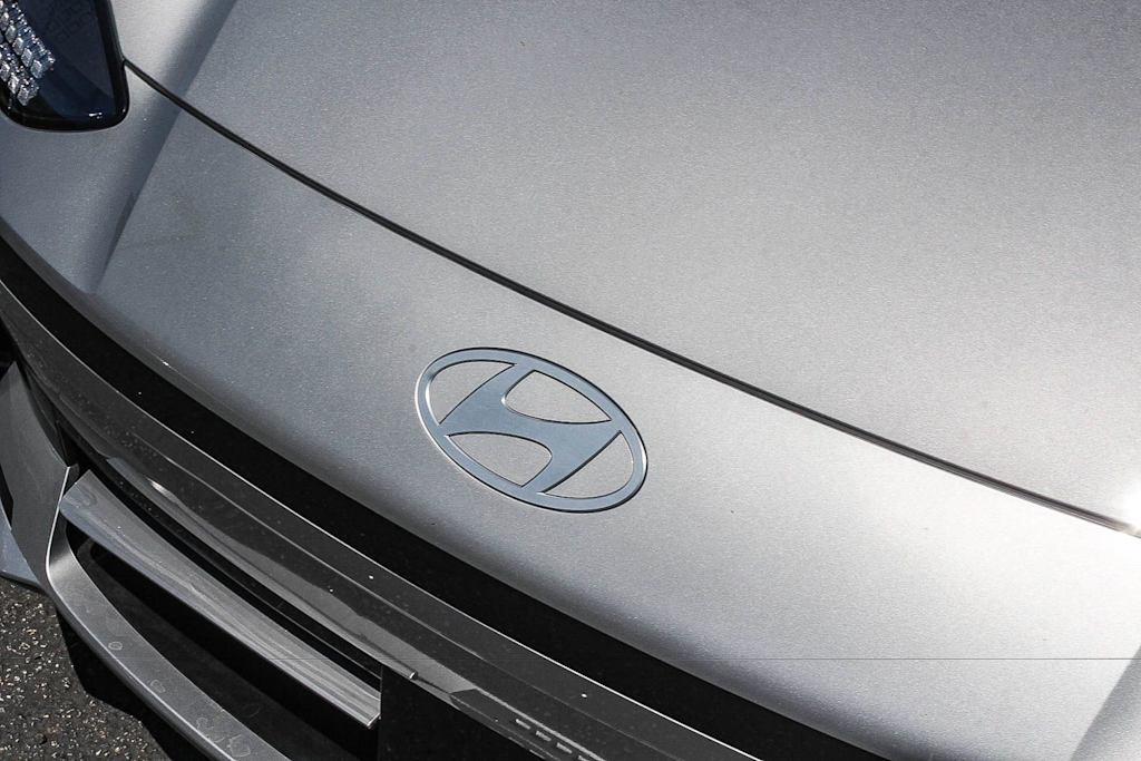 Thumbnail: 2023 Hyundai Ioniq 6 - 19