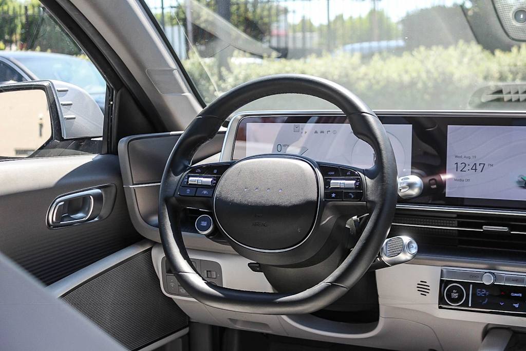 Thumbnail: 2023 Hyundai Ioniq 6 - 6