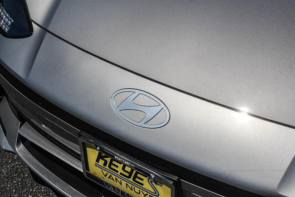 Thumbnail: 2023 Hyundai Ioniq 6 - 22