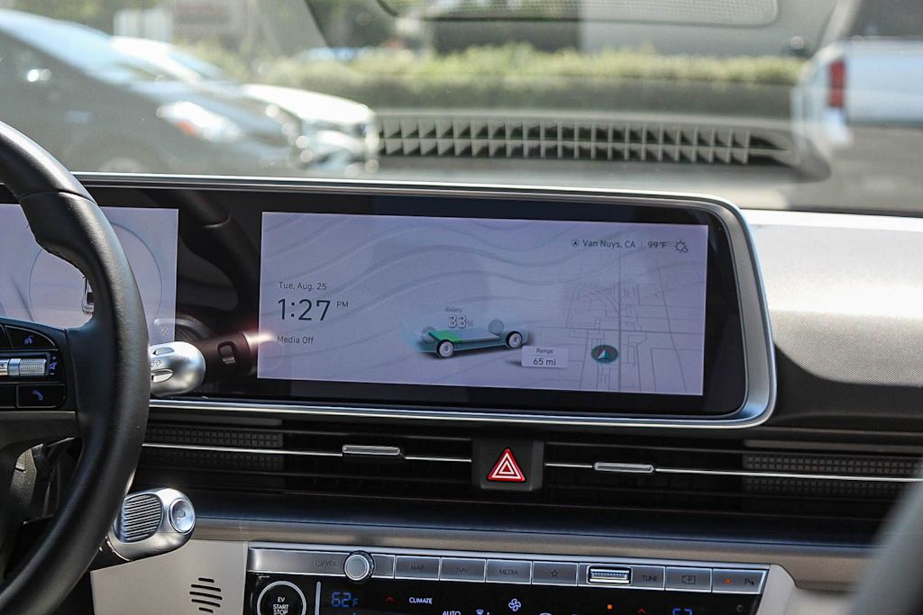 Thumbnail: 2023 Hyundai Ioniq 6 - 24