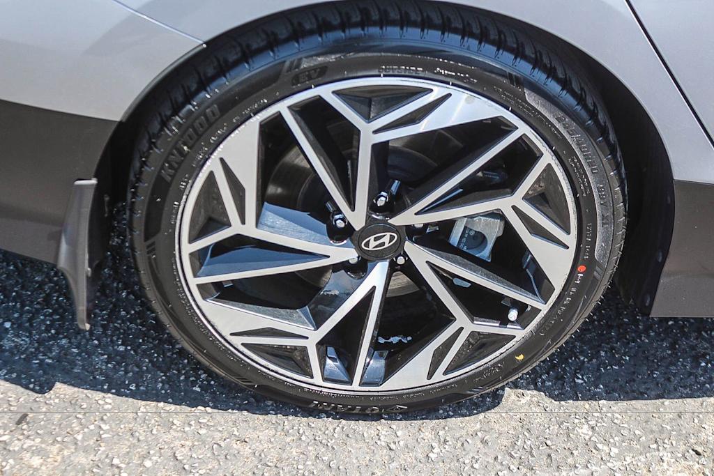 Thumbnail: 2023 Hyundai Ioniq 6 - 6