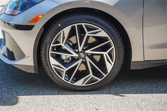 Thumbnail: 2023 Hyundai Ioniq 6 - 7