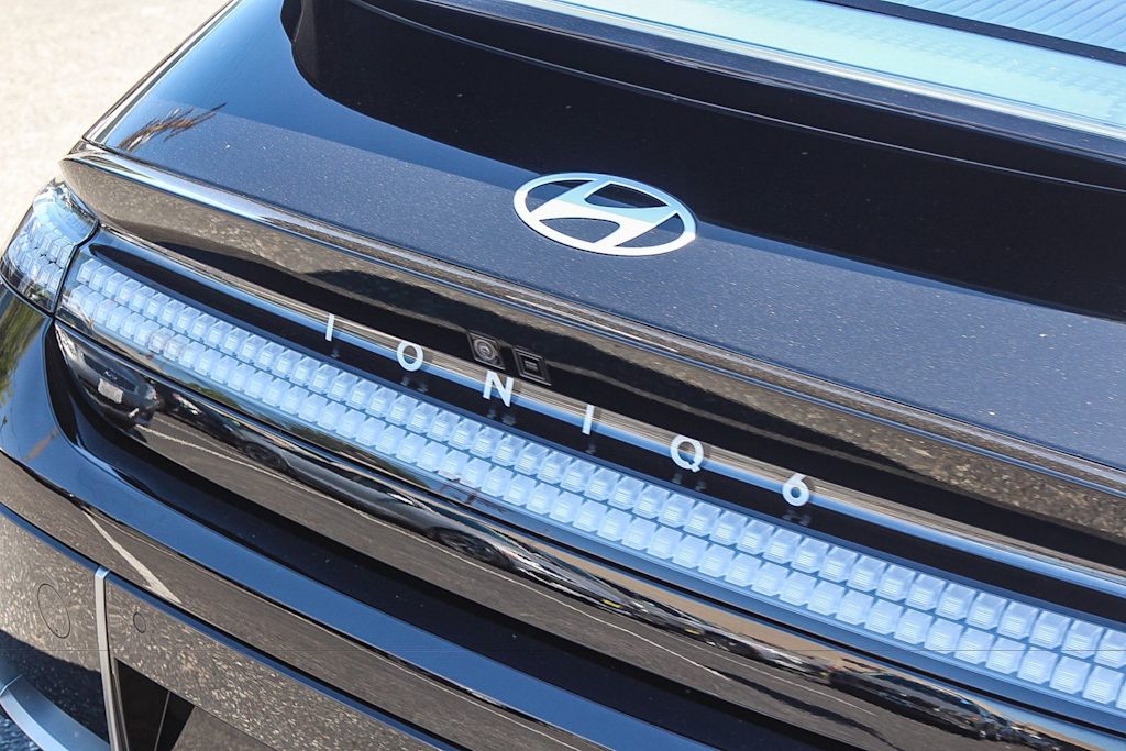 Thumbnail: 2024 Hyundai Ioniq 6 - 18
