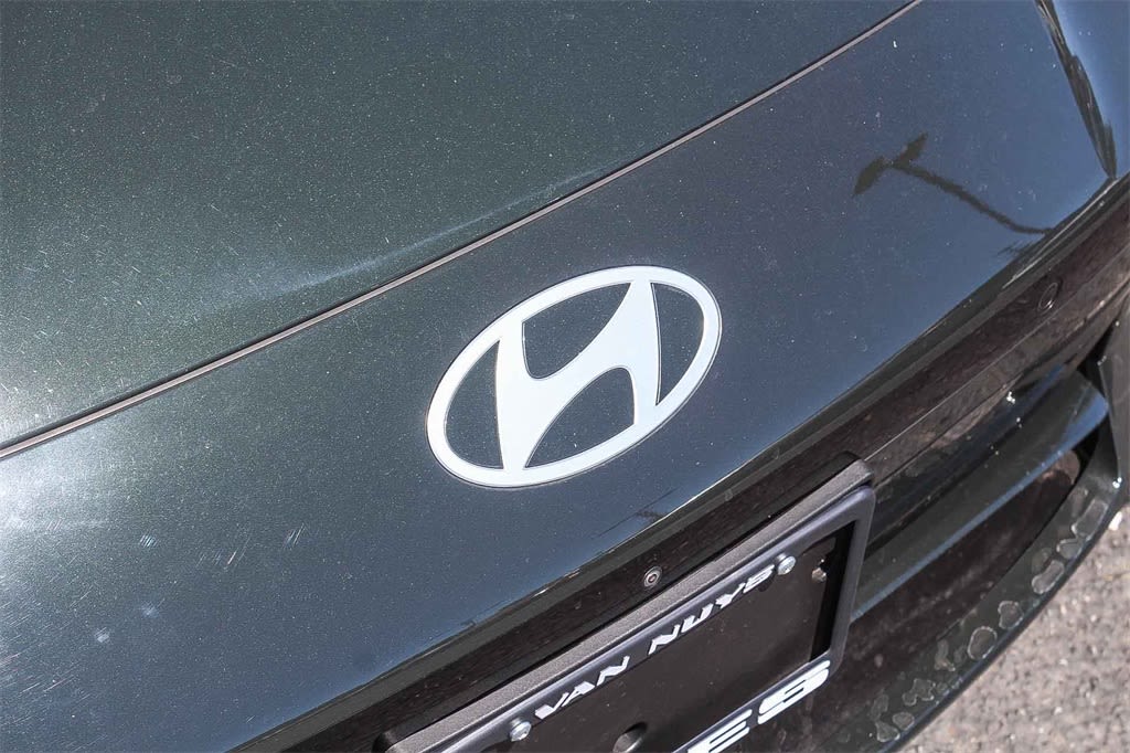 Thumbnail: 2023 Hyundai Ioniq 6 - 20
