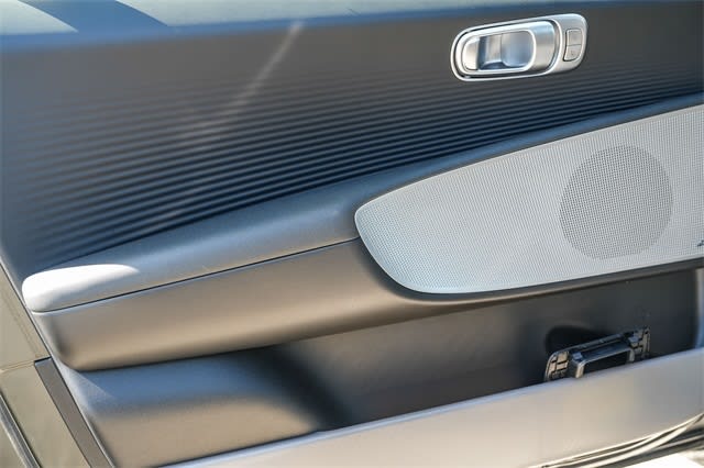 Thumbnail: 2023 Hyundai Ioniq 6 - 23