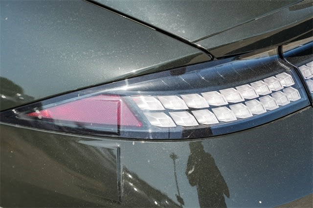 Thumbnail: 2023 Hyundai Ioniq 6 - 18