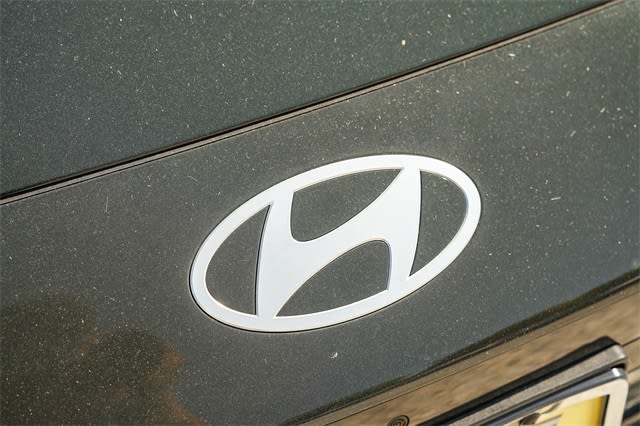 Thumbnail: 2023 Hyundai Ioniq 6 - 15
