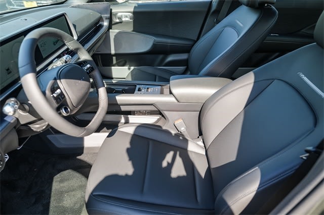 Thumbnail: 2023 Hyundai Ioniq 6 - 11