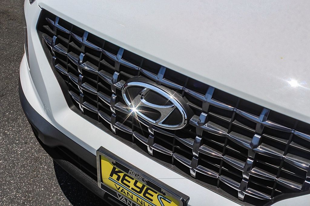 Thumbnail: 2023 Hyundai Venue - 23