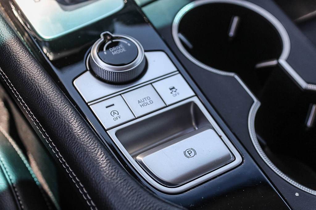 Thumbnail: 2021 Genesis G70 - 32