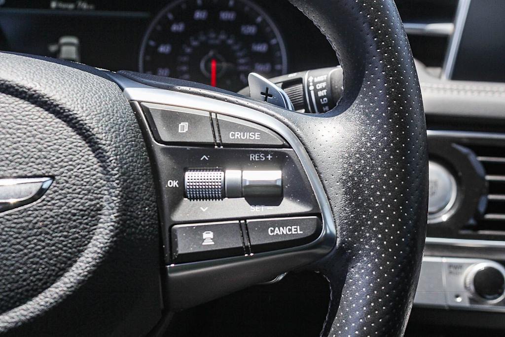 Thumbnail: 2021 Genesis G70 - 30