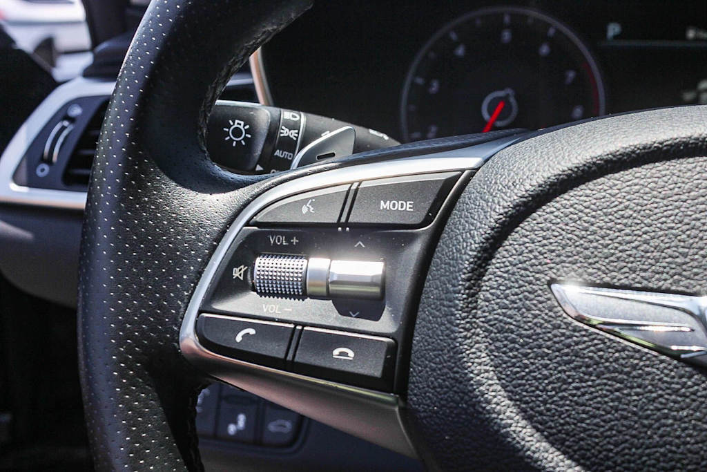 Thumbnail: 2021 Genesis G70 - 29