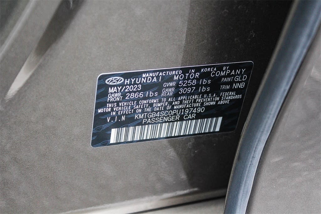 Thumbnail: 2023 Genesis G80 - 36