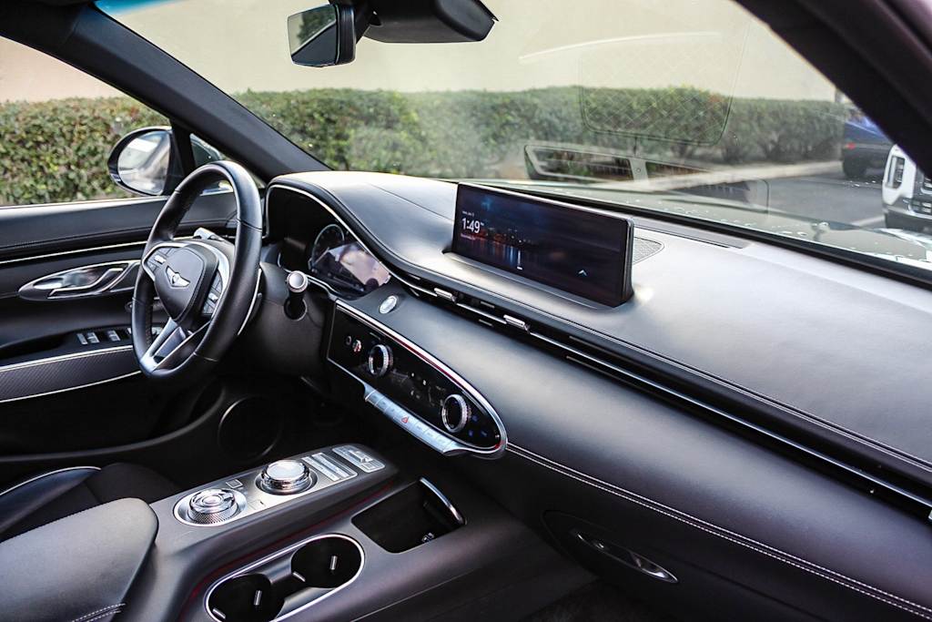 Thumbnail: 2023 Genesis GV70 - 11