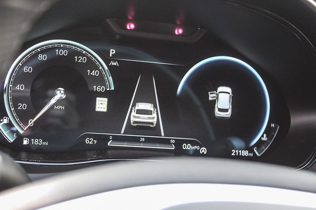 Thumbnail: 2023 Genesis GV70 - 14