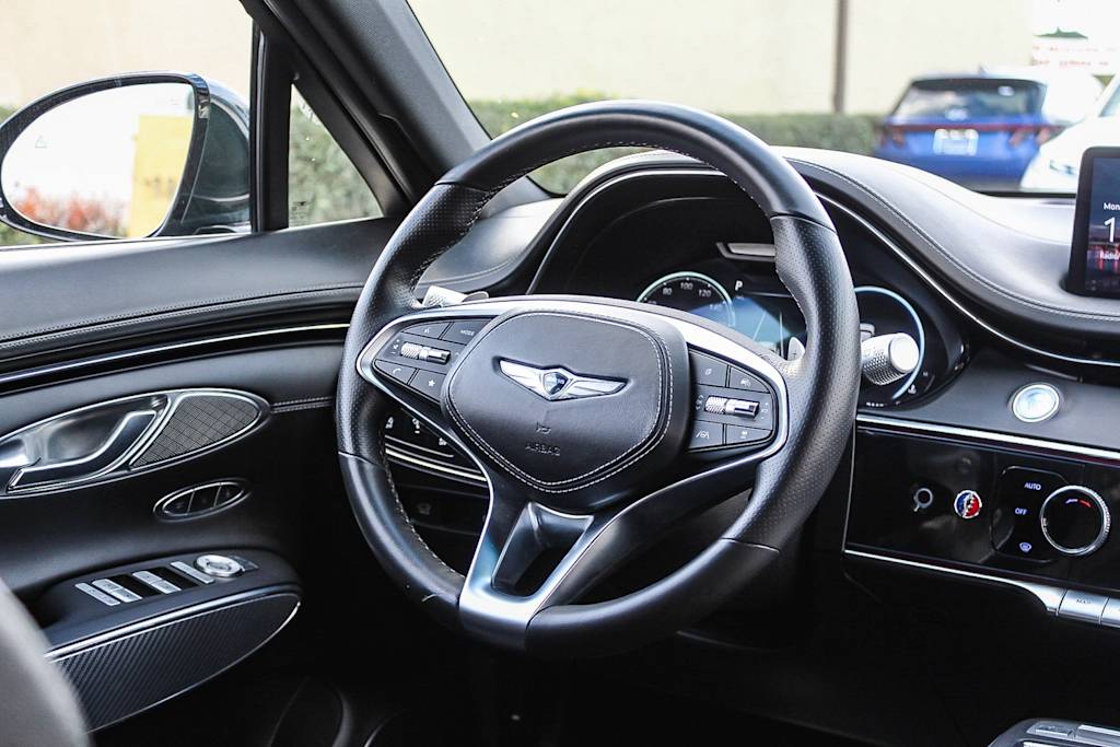 Thumbnail: 2023 Genesis GV70 - 9
