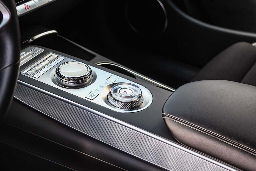 Thumbnail: 2023 Genesis GV70 - 24