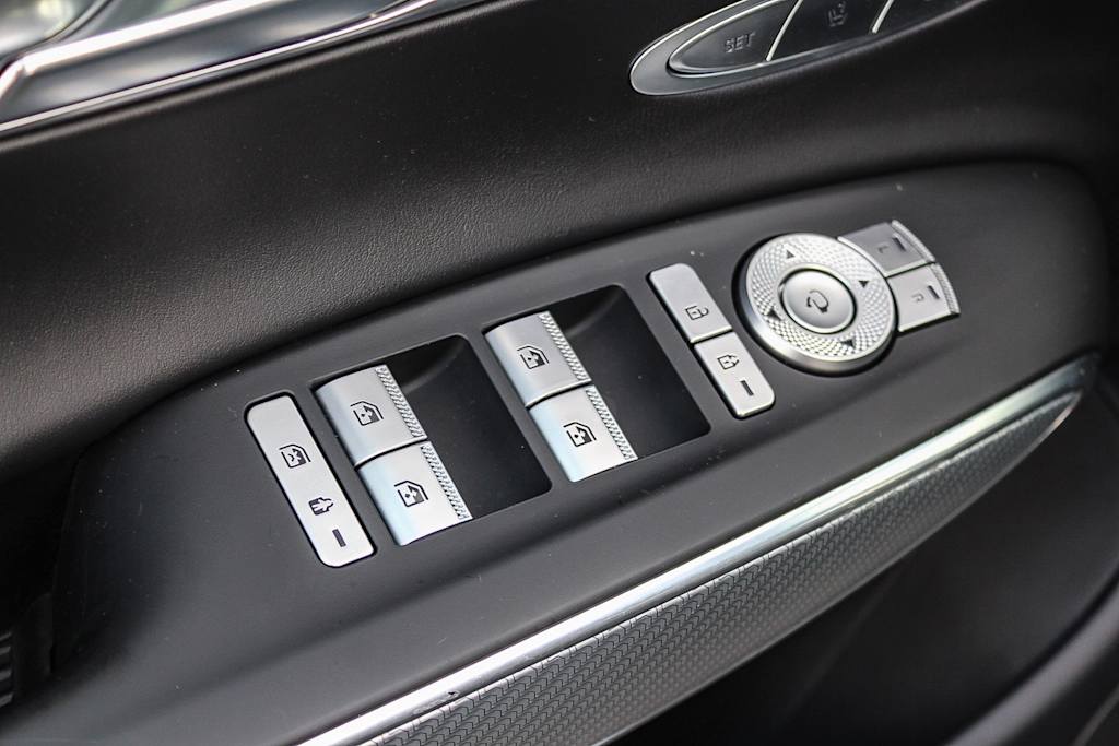 Thumbnail: 2023 Genesis GV70 - 25