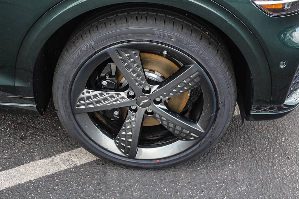 Thumbnail: 2023 Genesis GV70 - 19