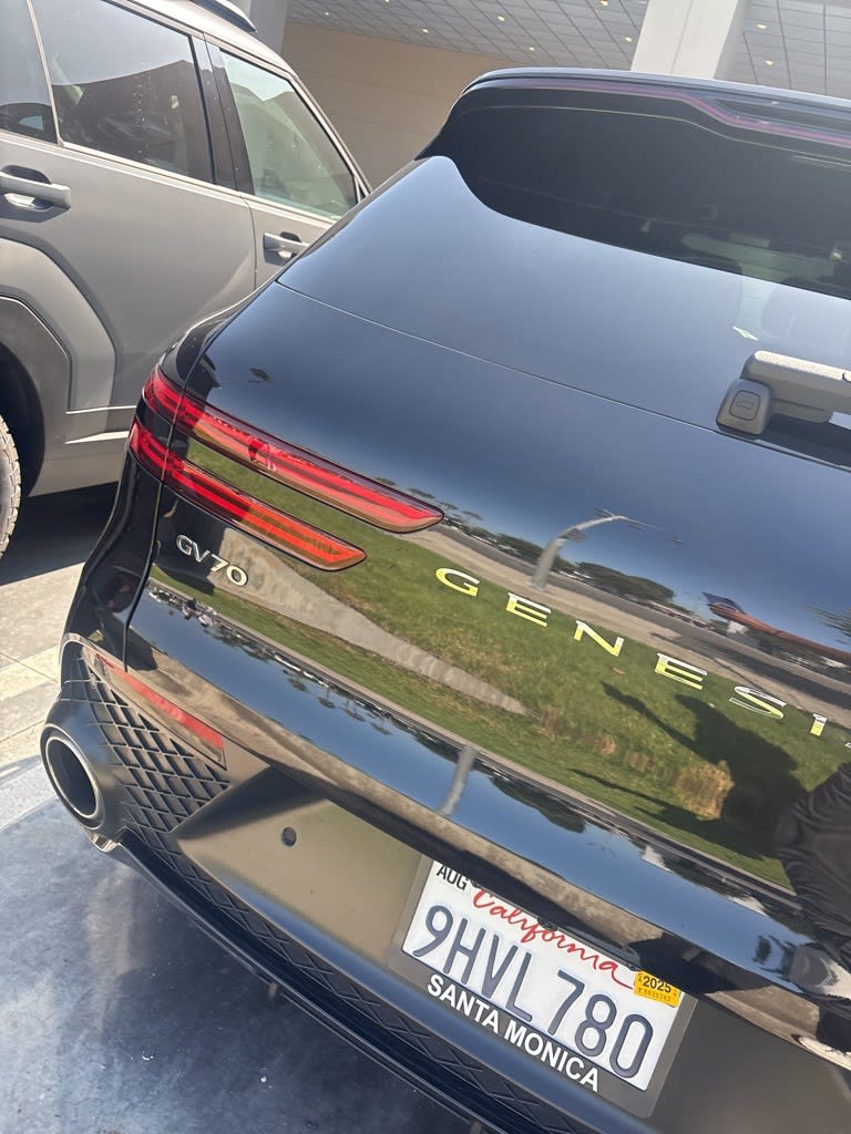 Thumbnail: 2023 Genesis GV70 - 26