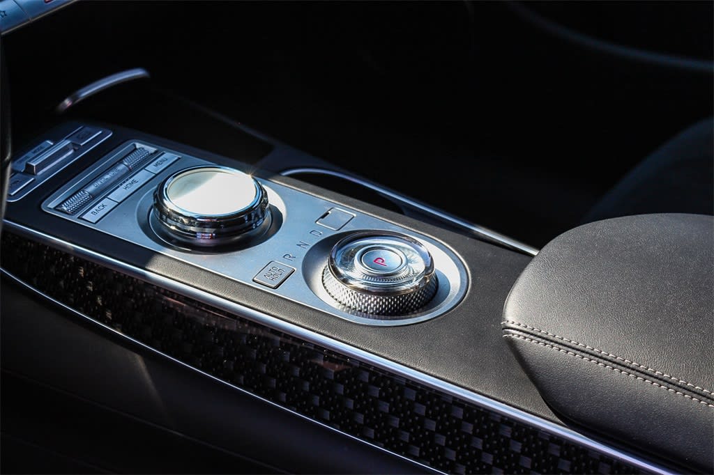 Thumbnail: 2022 Genesis GV70 - 15