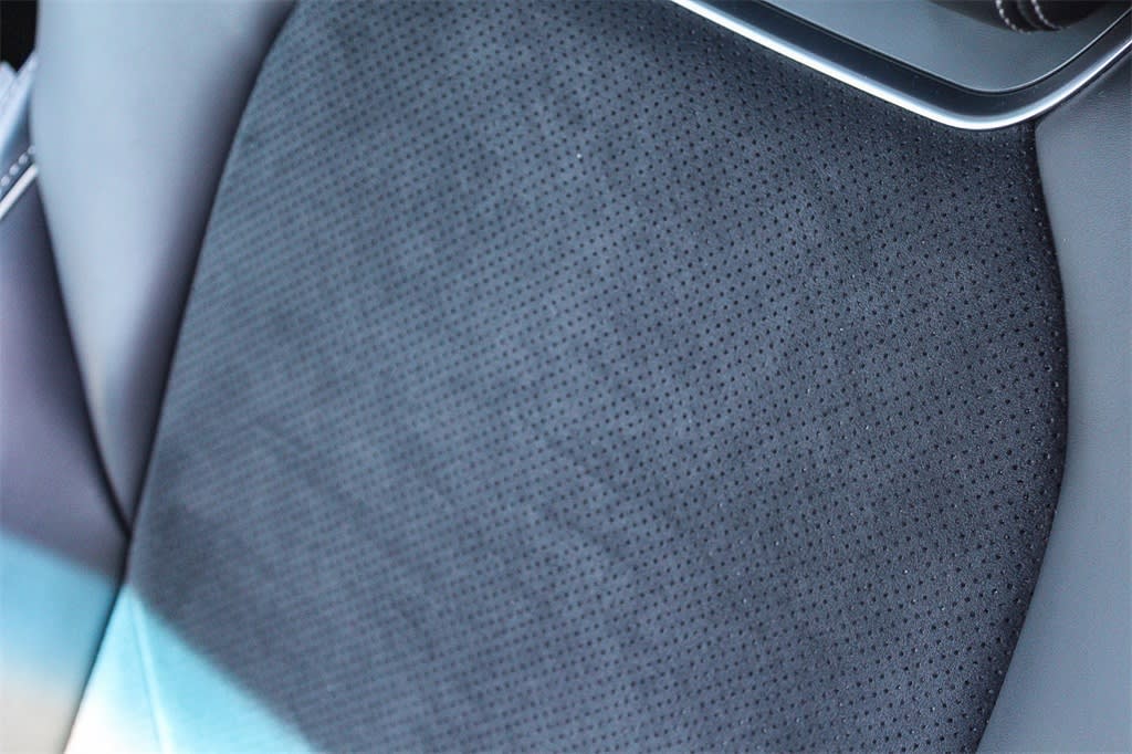 Thumbnail: 2022 Genesis GV70 - 11