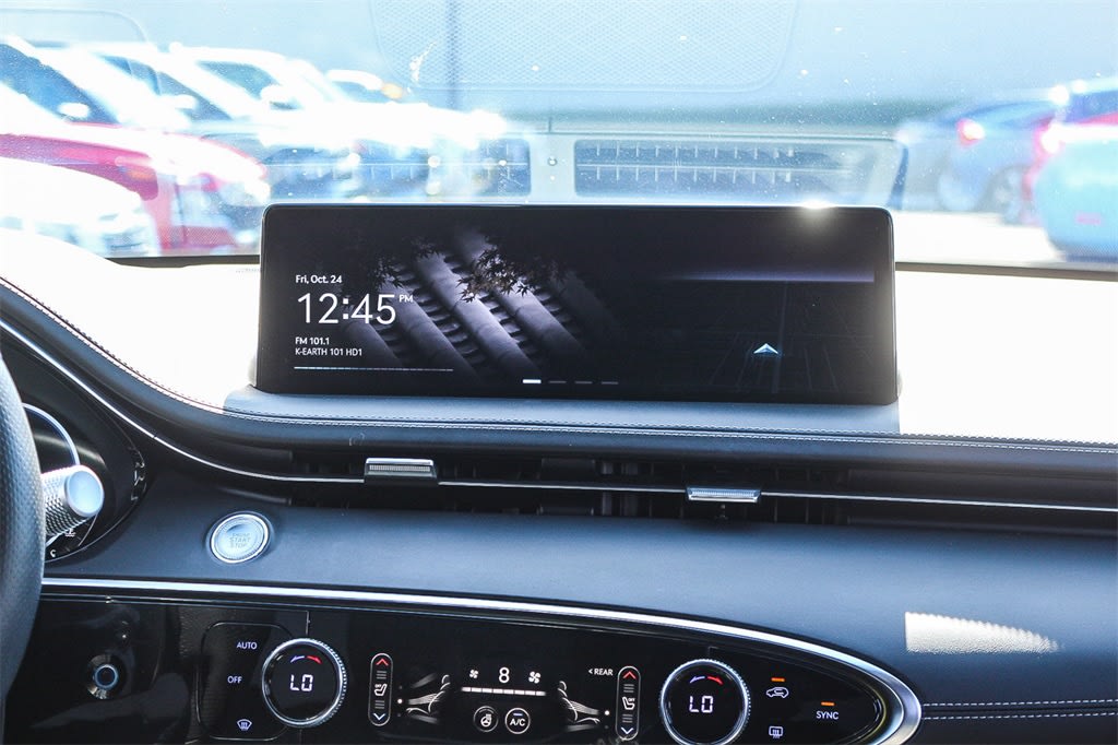 Thumbnail: 2022 Genesis GV70 - 14