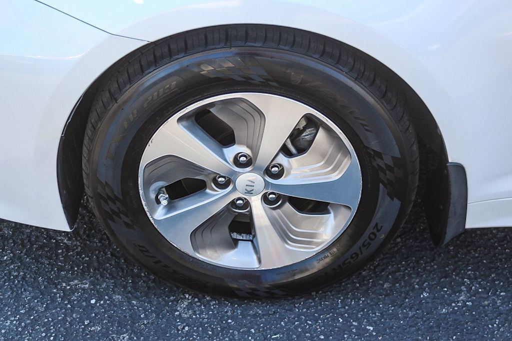 Thumbnail: 2015 Kia Optima - 21