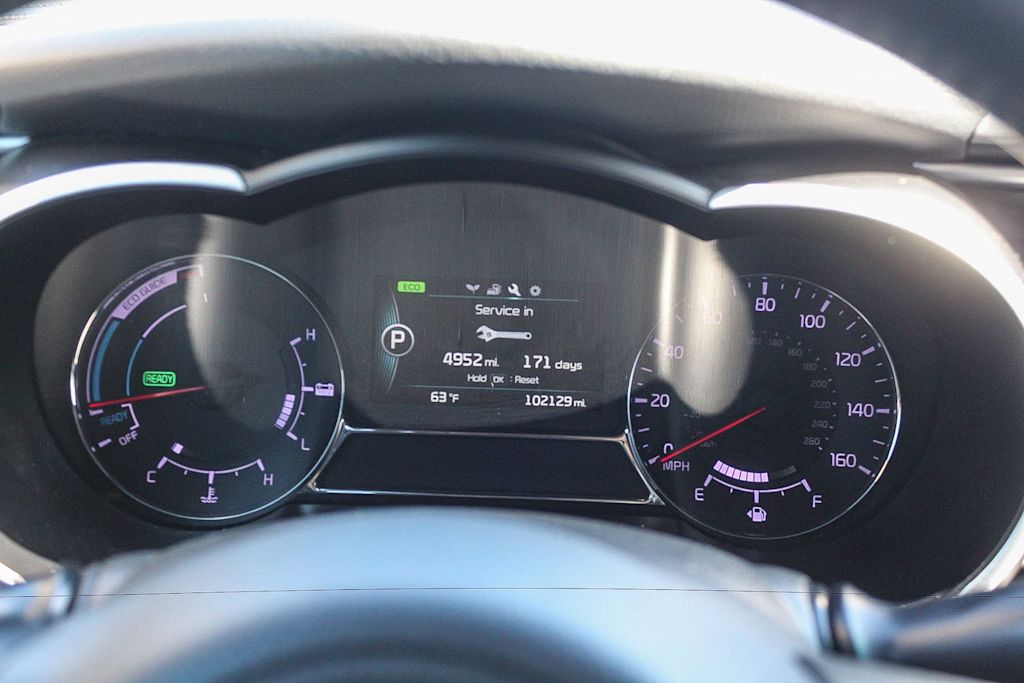 Thumbnail: 2015 Kia Optima - 16