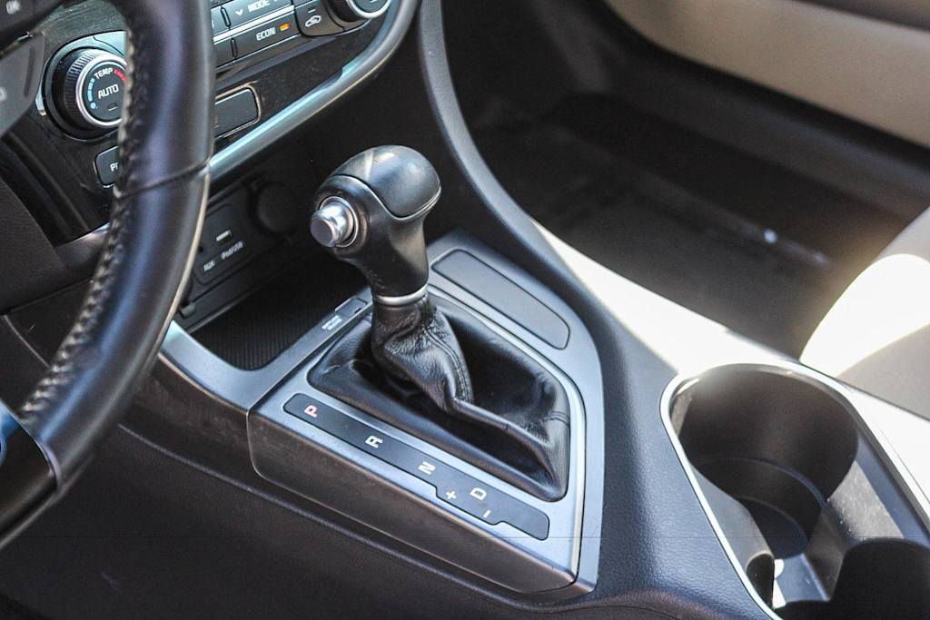Thumbnail: 2015 Kia Optima - 26