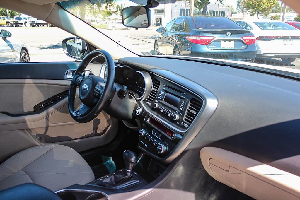 Thumbnail: 2015 Kia Optima - 13