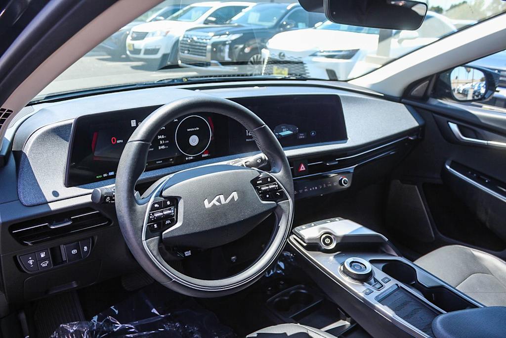 Thumbnail: 2023 Kia EV6 - 25