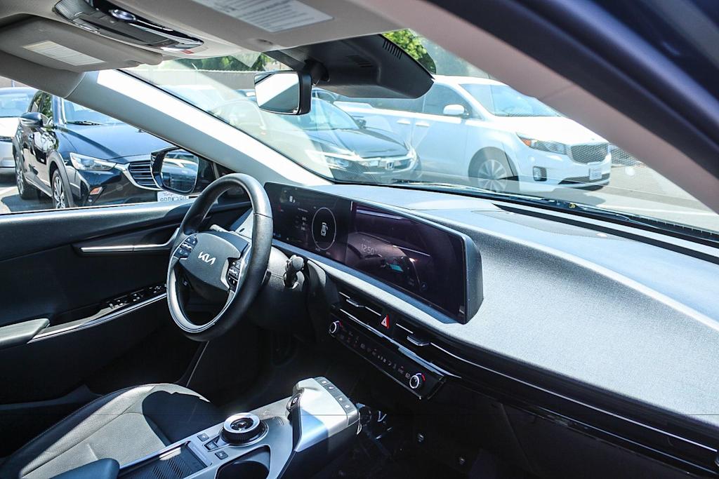 Thumbnail: 2023 Kia EV6 - 11