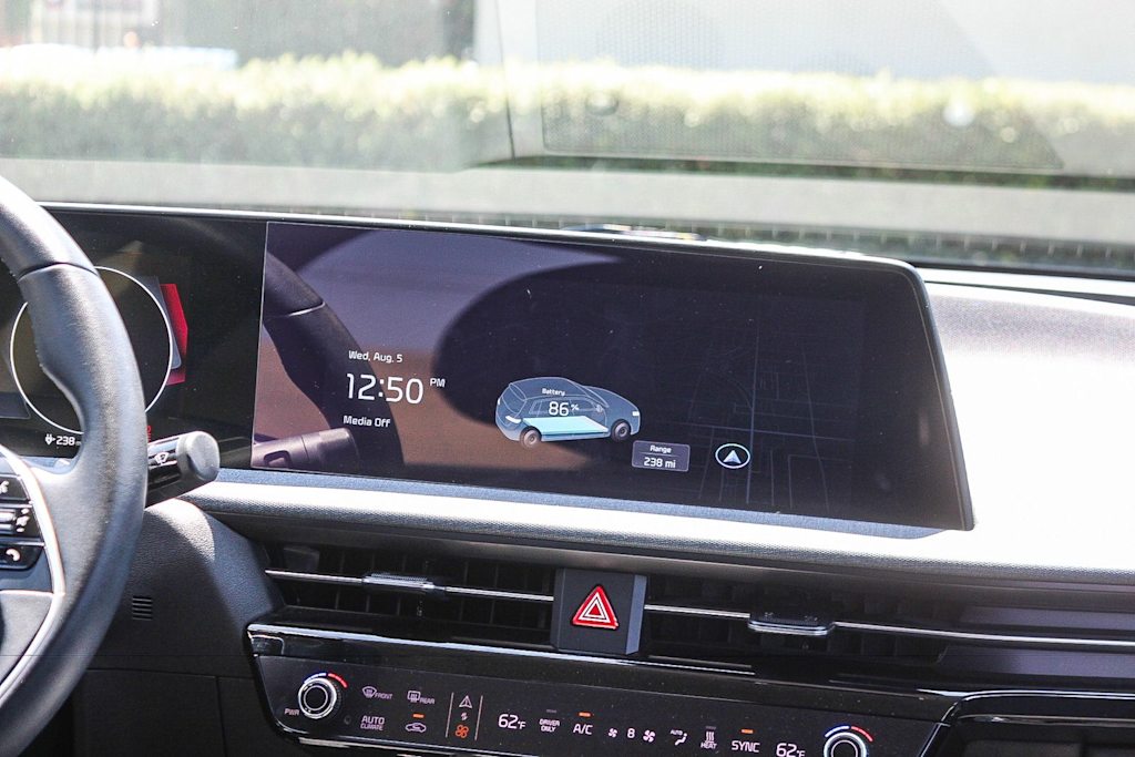 Thumbnail: 2023 Kia EV6 - 12