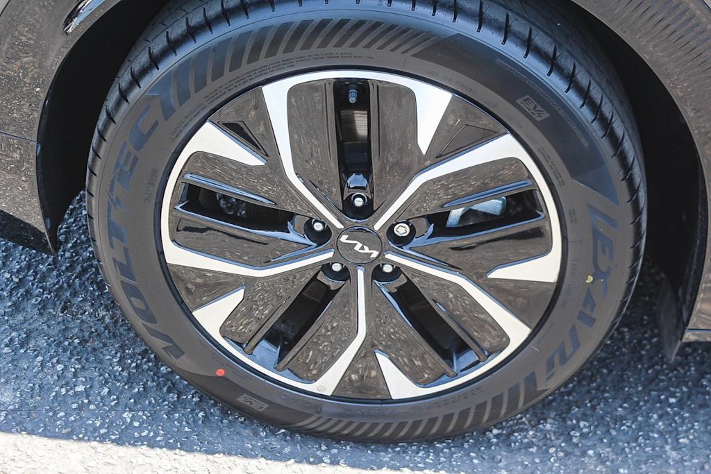 Thumbnail: 2023 Kia EV6 - 5