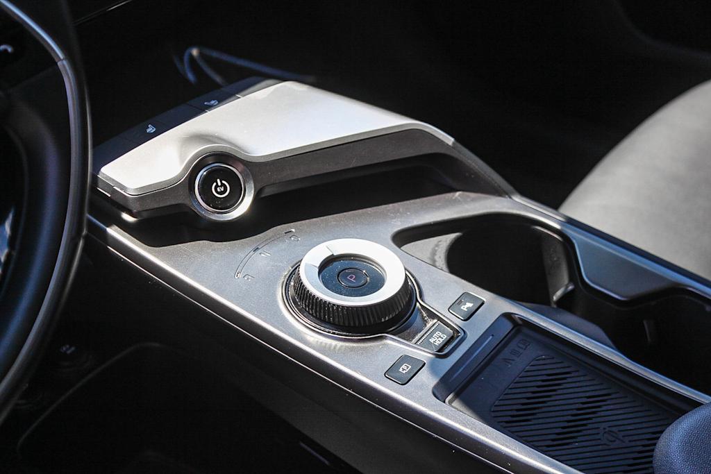 Thumbnail: 2023 Kia EV6 - 15