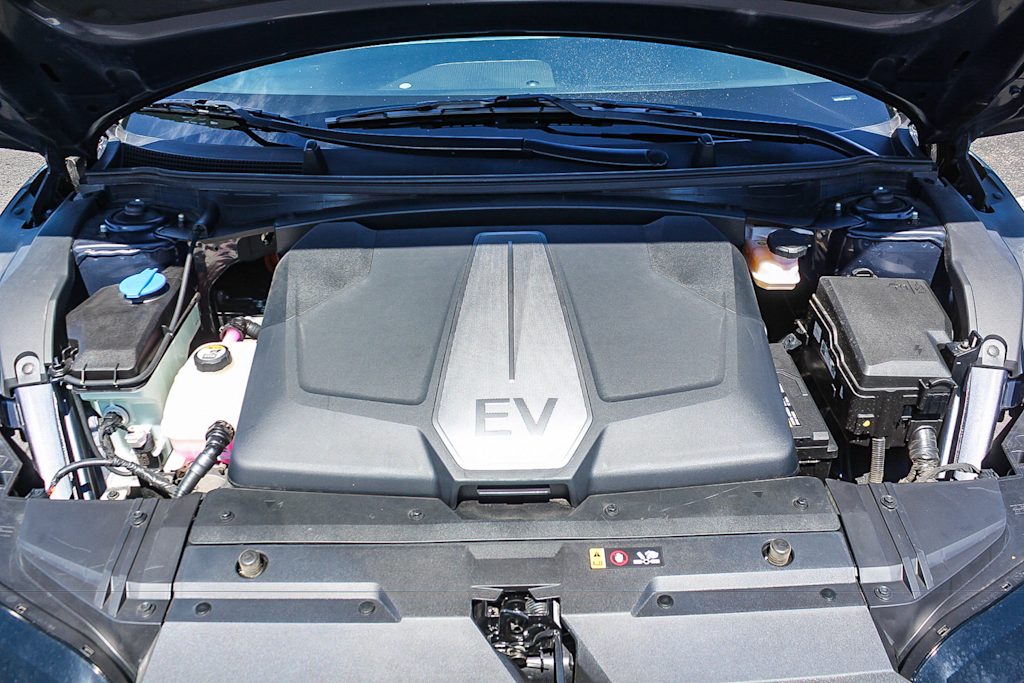 Thumbnail: 2023 Kia EV6 - 8