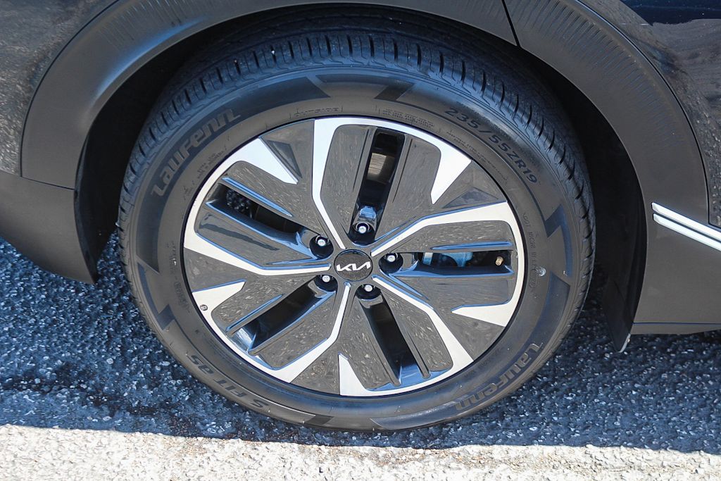 Thumbnail: 2023 Kia EV6 - 7