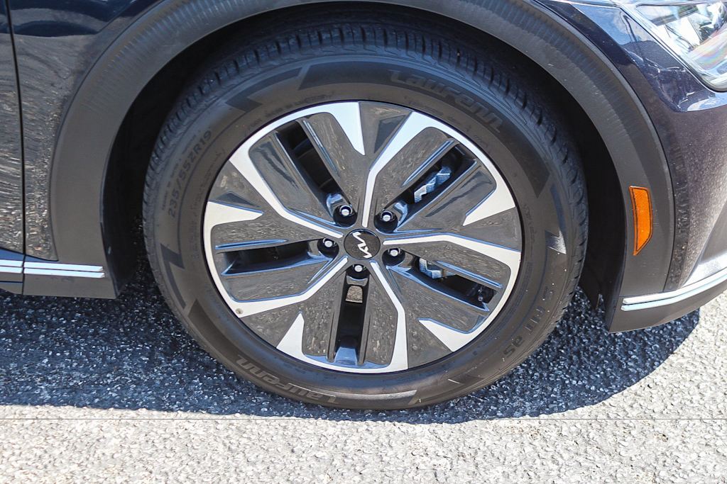 Thumbnail: 2023 Kia EV6 - 20