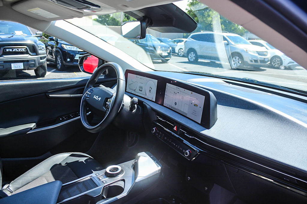 Thumbnail: 2023 Kia EV6 - 12