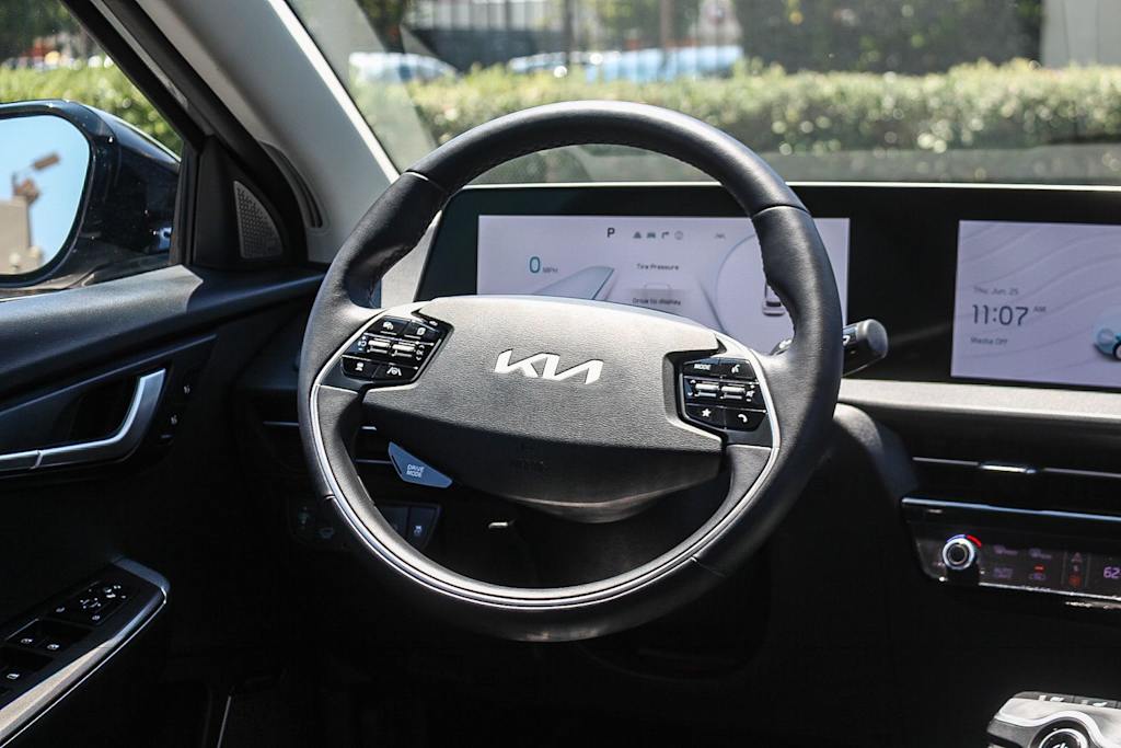 Thumbnail: 2024 Kia EV6 - 11