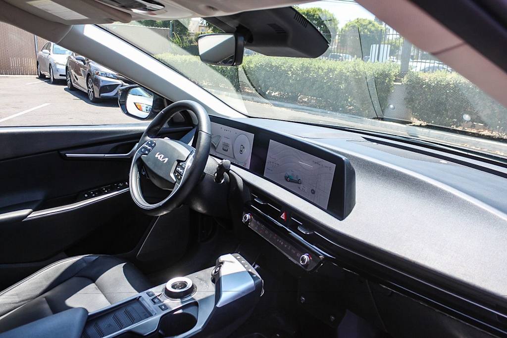 Thumbnail: 2024 Kia EV6 - 12