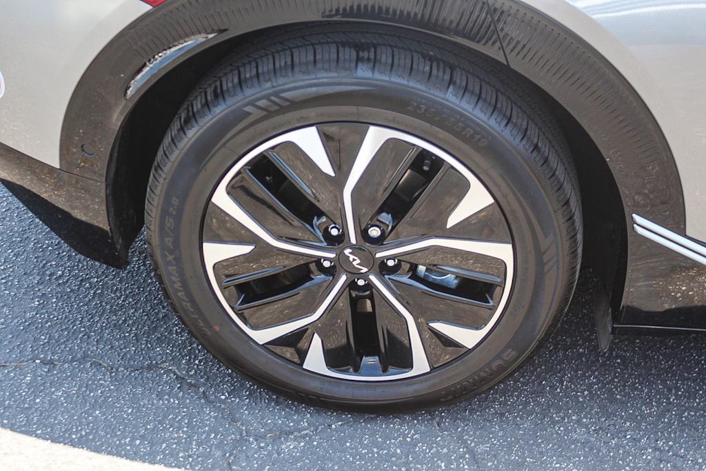 Thumbnail: 2024 Kia EV6 - 6