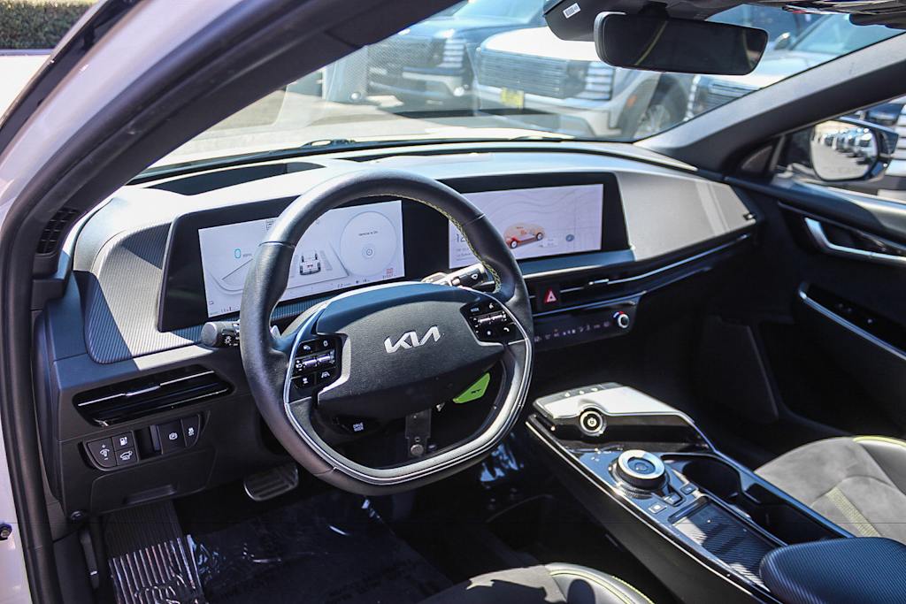 Thumbnail: 2023 Kia EV6 - 25