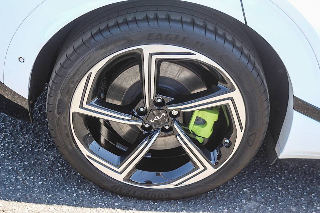 Thumbnail: 2023 Kia EV6 - 6