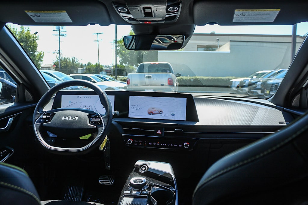 Thumbnail: 2023 Kia EV6 - 2