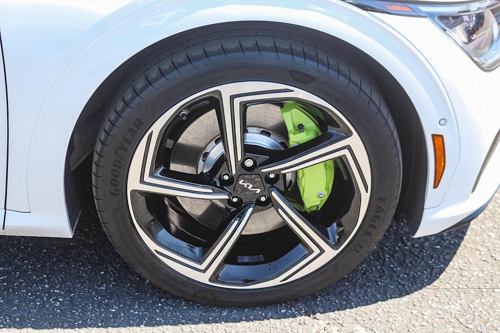 Thumbnail: 2023 Kia EV6 - 21