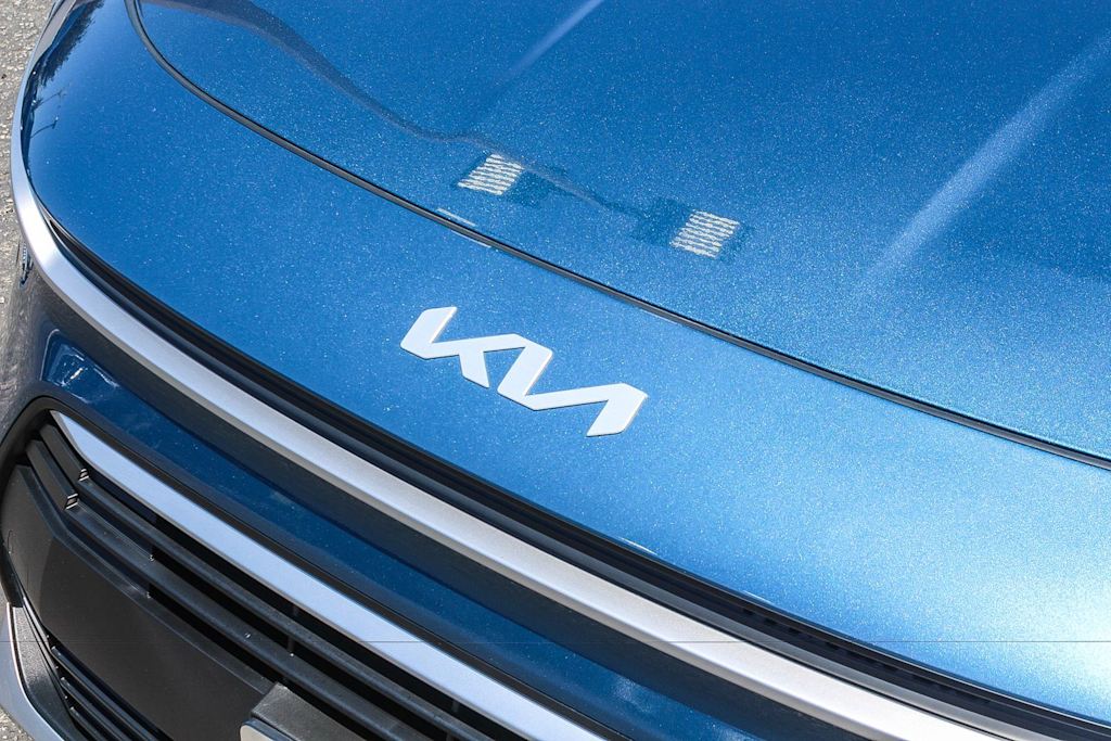 Thumbnail: 2025 Kia Niro - 23