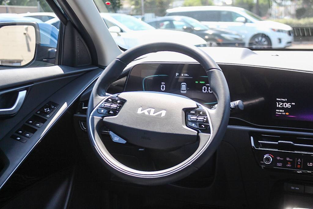 Thumbnail: 2025 Kia Niro - 12