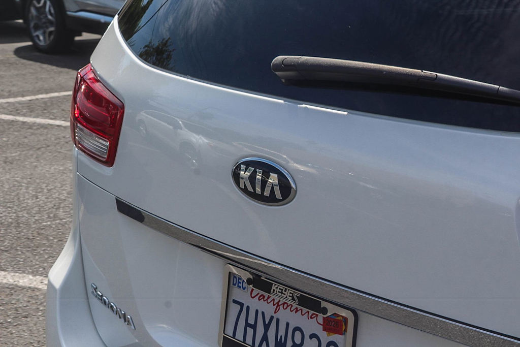 Thumbnail: 2015 Kia Sedona - 6